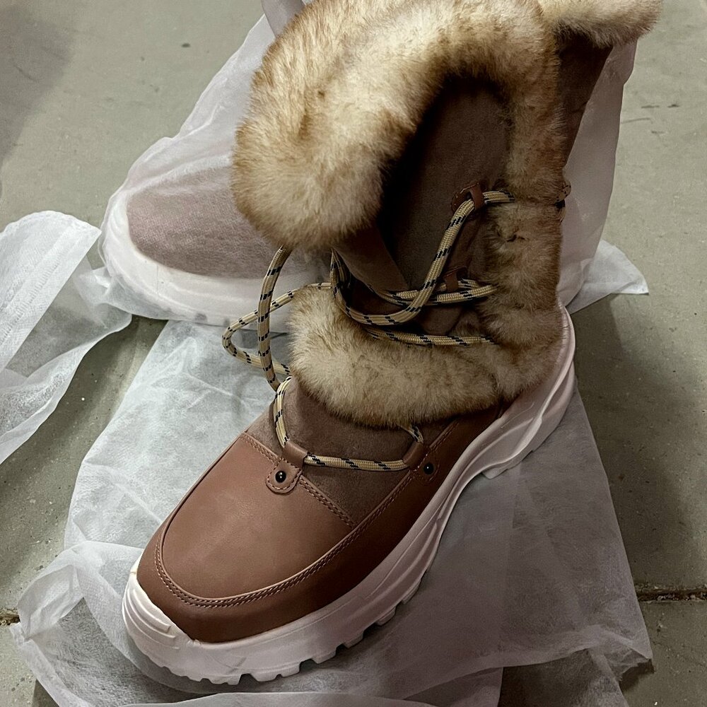 Journee Collection Polar Platform Bootie 8.5